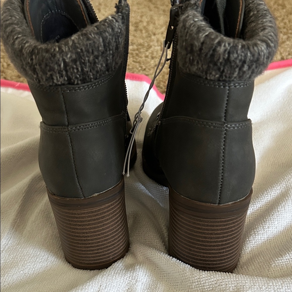 SM New York Charcoal Lace Up Boots - Picture 4 of 8
